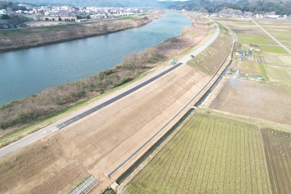 円山川大磯地区他堤防強化工事